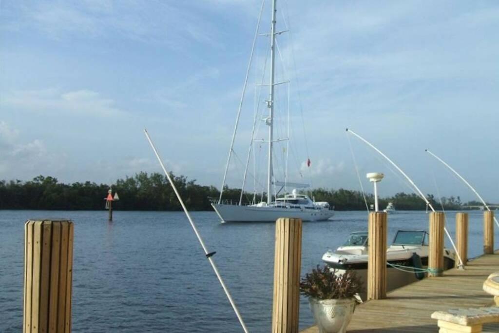 Apartamento Steps From The Beach Right On The Waterfront Hollywood Exterior foto